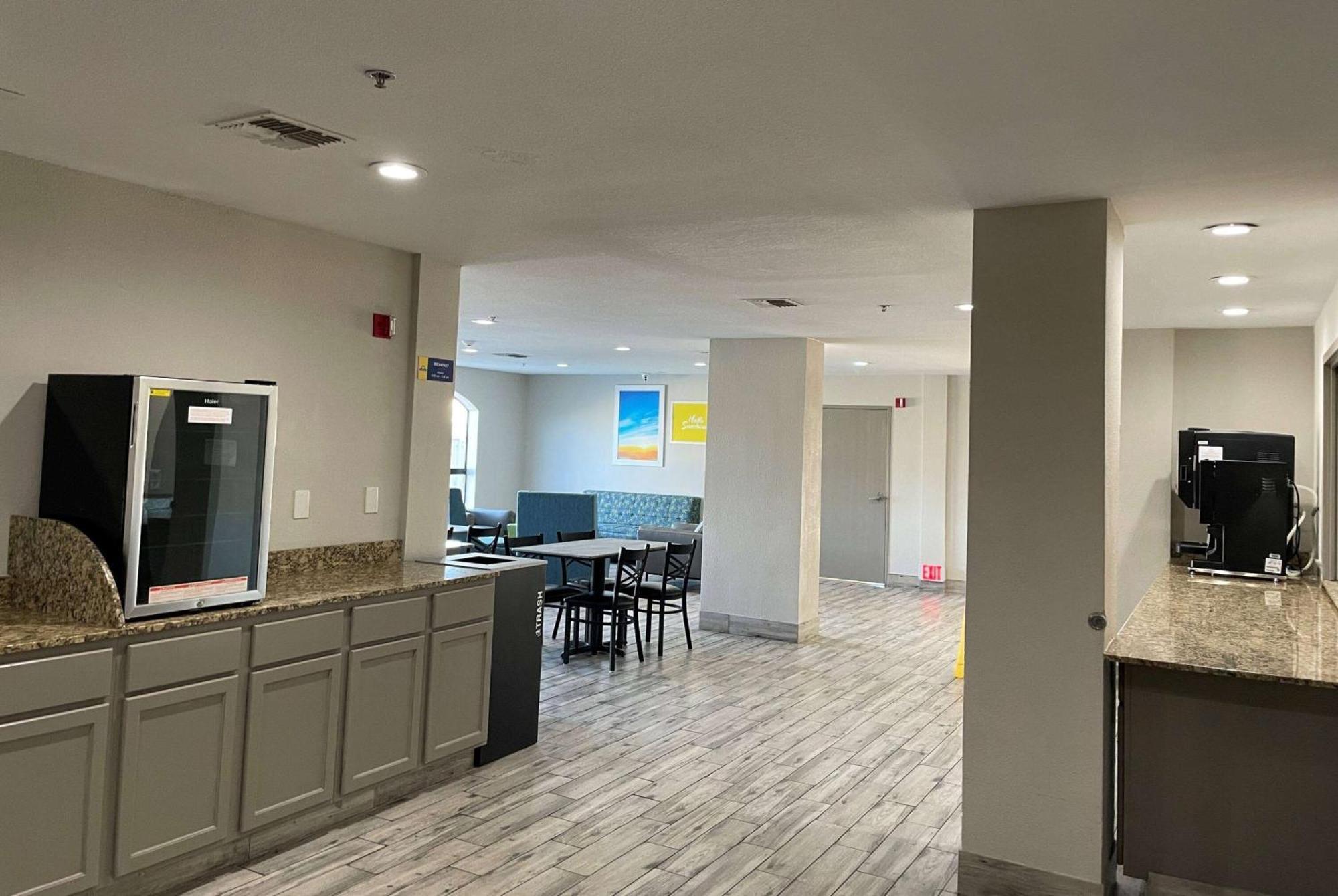 Days Inn By Wyndham Dallas Garland West Luaran gambar