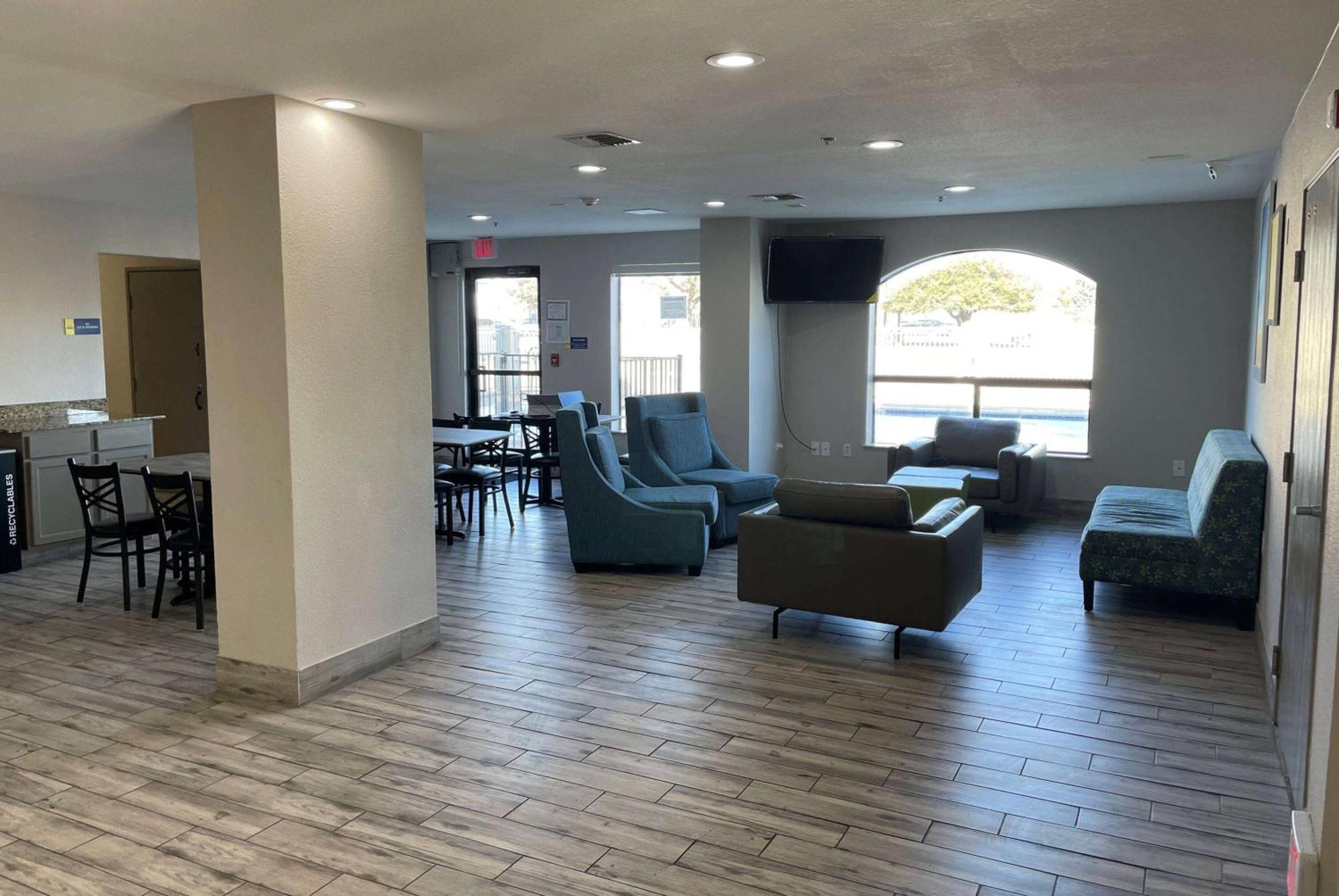 Days Inn By Wyndham Dallas Garland West Luaran gambar